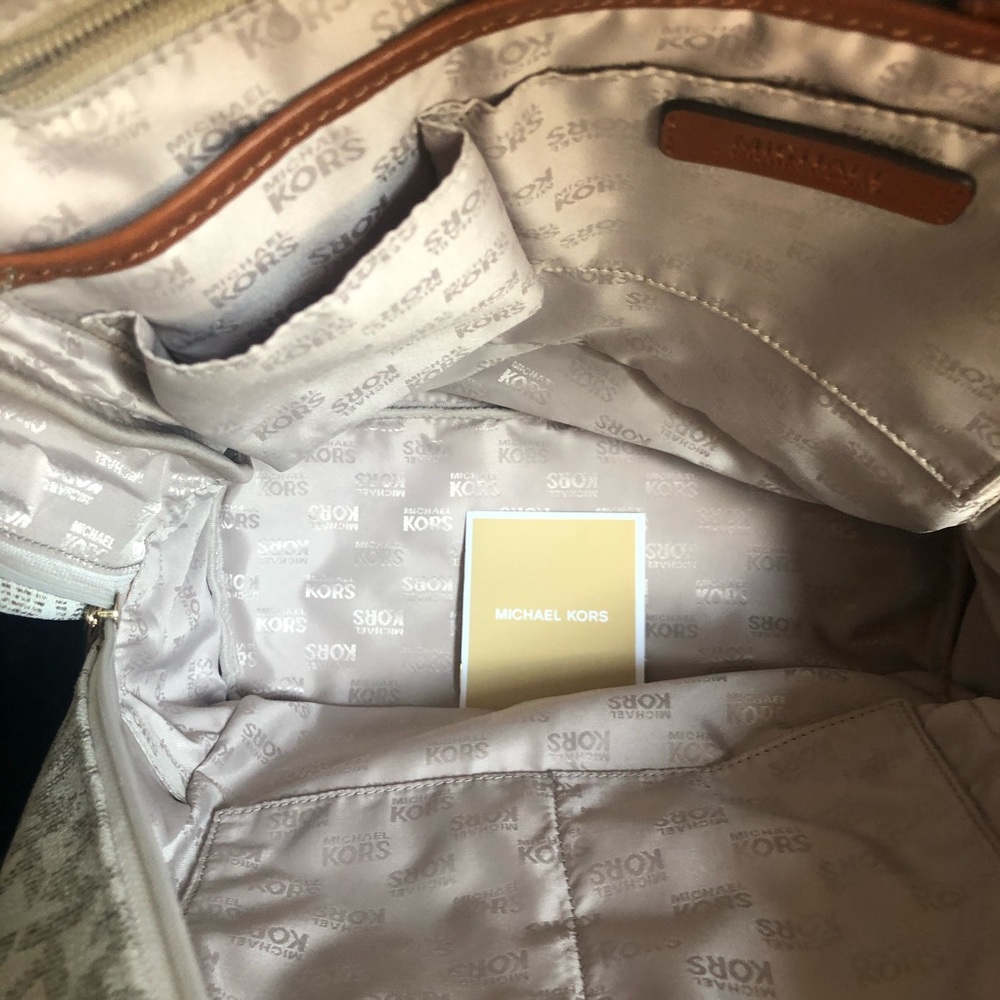 Michael Kors backpack - Picture 6 of 10